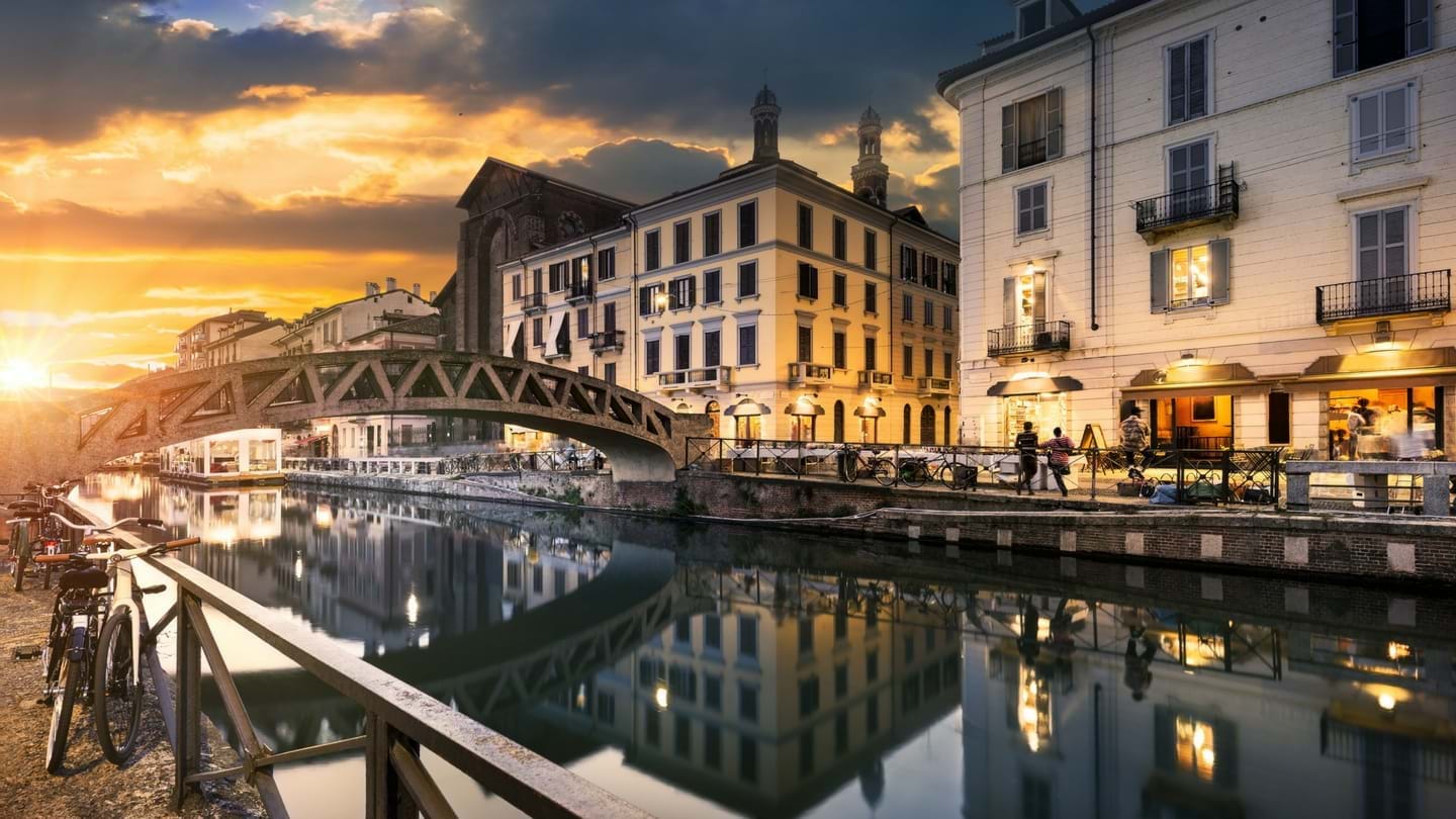 Milan Wine Tour with Appetizers on the Ancient Canals Dark Rome