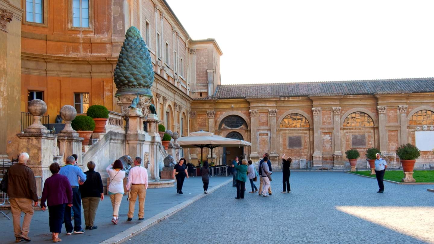 Vatican Breakfast Tour- Expert English Speaking Guide - Dark Rome