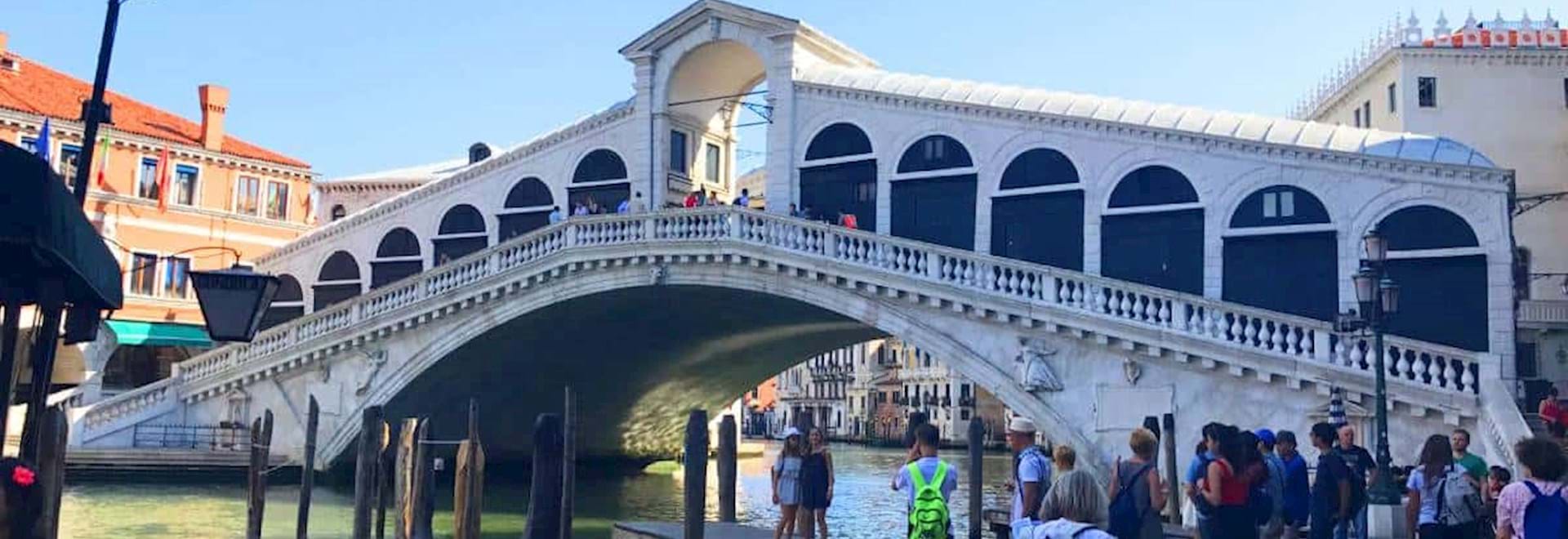 Beautiful view of the Rialto Bridge in Venice