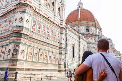 Couple admiring the Florence's Dome