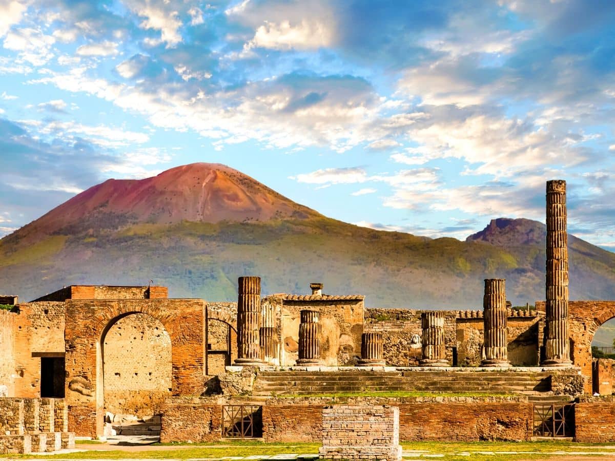 The Day Vesuvius  Erupted 24th October 79 A D Dark Rome